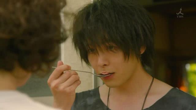 原来在日本演艺界不温不火的他 终于因演技大火 看点快报