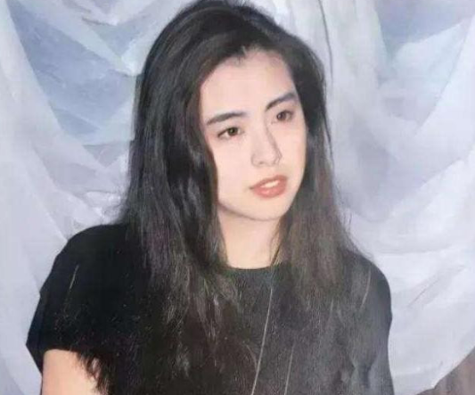 王祖贤在加拿大生活15年,没有任何工作,这么多年她靠什么生活?