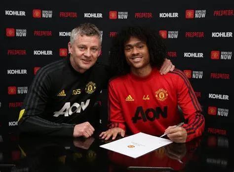 Manchester United Chinese Player Zhong Taxi His Name Is Chen Dayi Daydaynews