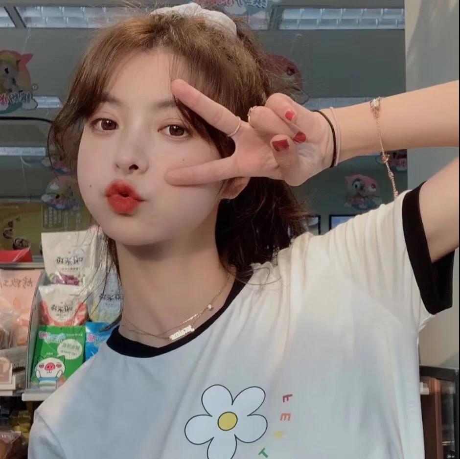 女生头像:精选超可爱超好看的女生真人头像100张