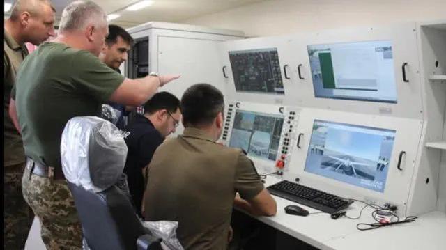 乌克兰对土耳其无人机再下大单：复制亚塞拜然辉煌，俄制坦克失败