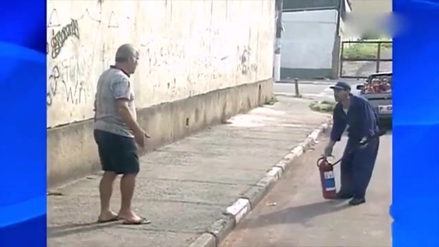 国外街头恶搞老大爷视频，国外街头恶搞老大爷视频大全