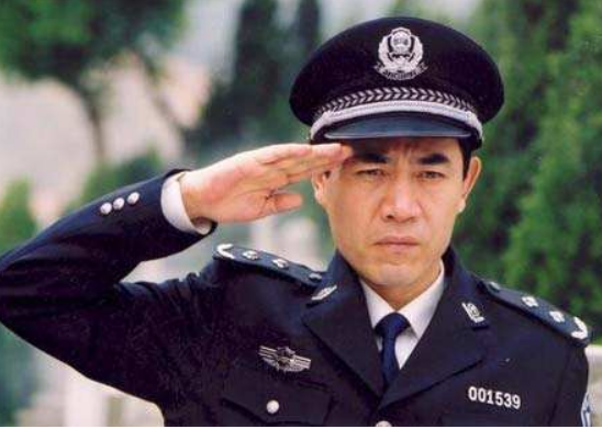 4位曾真的當過警察的明星 著名演員張家輝上榜 最後一位還是警花 天天要聞