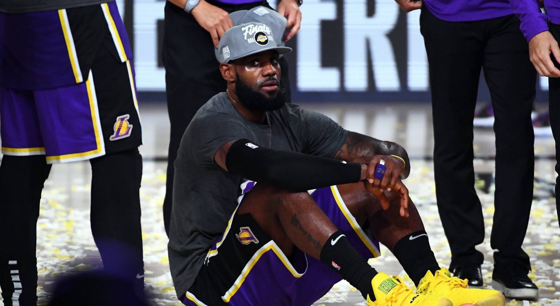 what is lebron averaging