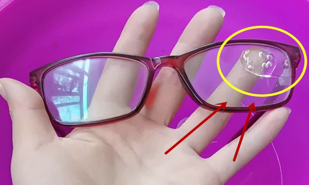 眼镜片划了怎么去划痕，眼镜片上的划痕怎么修复