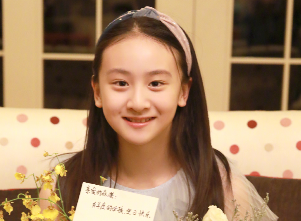 田亮晒女儿森碟视频 打网球稳赢 动作太帅 但是皮肤黝黑引热议 天天要闻