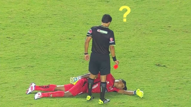 足球把球打爆算犯规吗，足球把球打爆算犯规吗视频