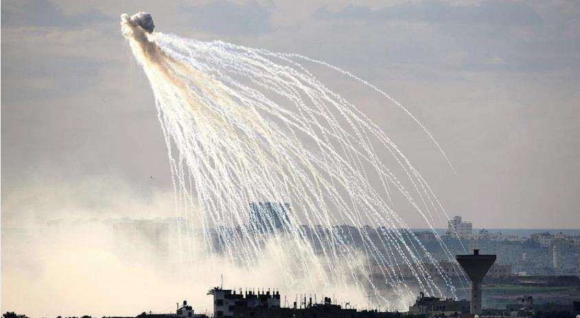 How Terrible Is The White Phosphorus Bomb Under The Firework Like Appearance It Has Terrifying Lethality And It Will Be Disabled If It Is Touched Daydaynews