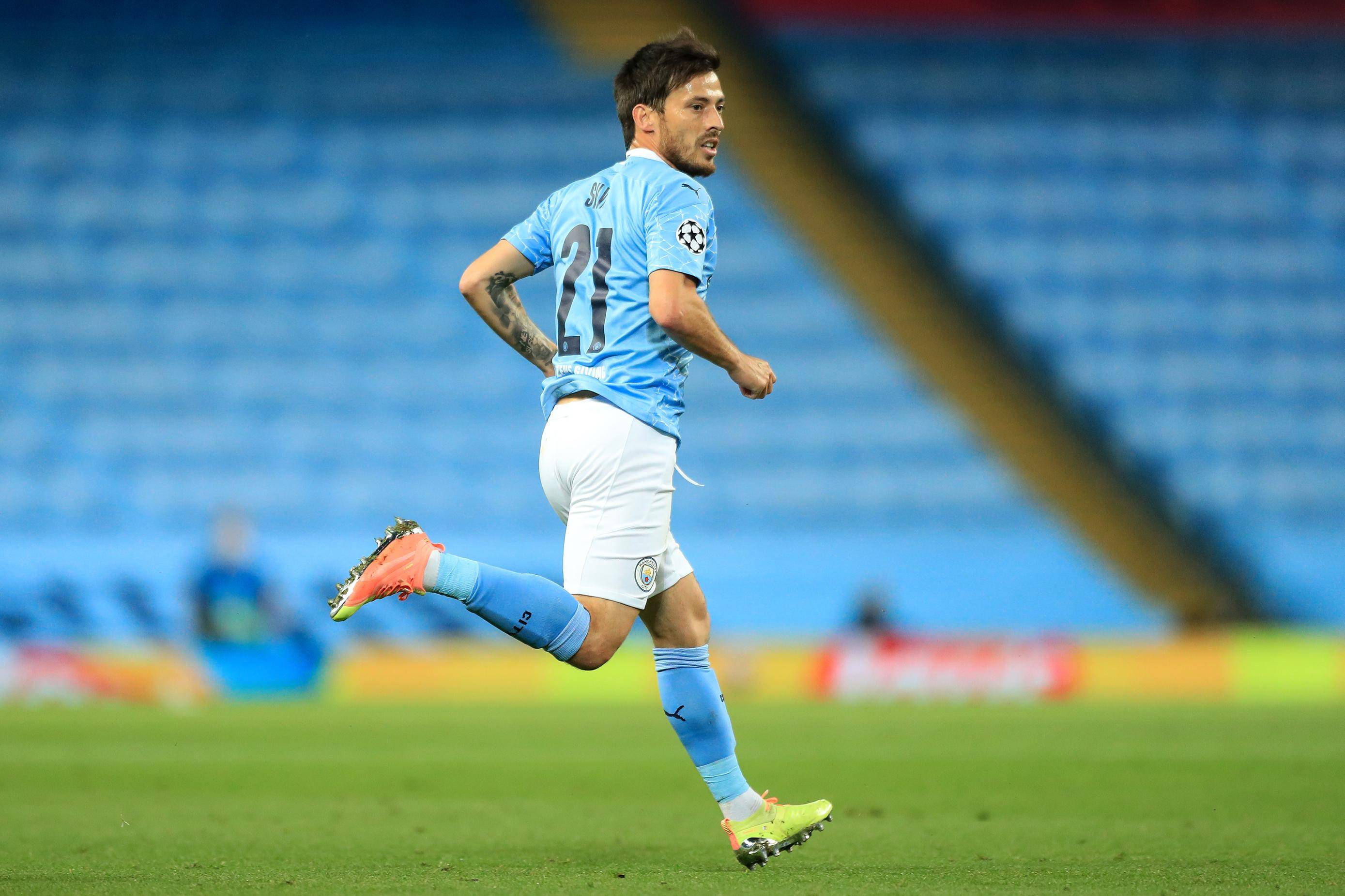 名满天下归来仍是少年曼城为他建造雕像大卫席尔瓦