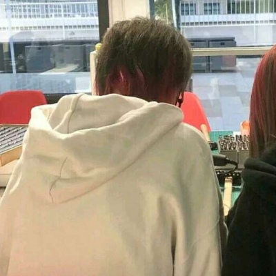 十指相扣的温柔/情侣头像