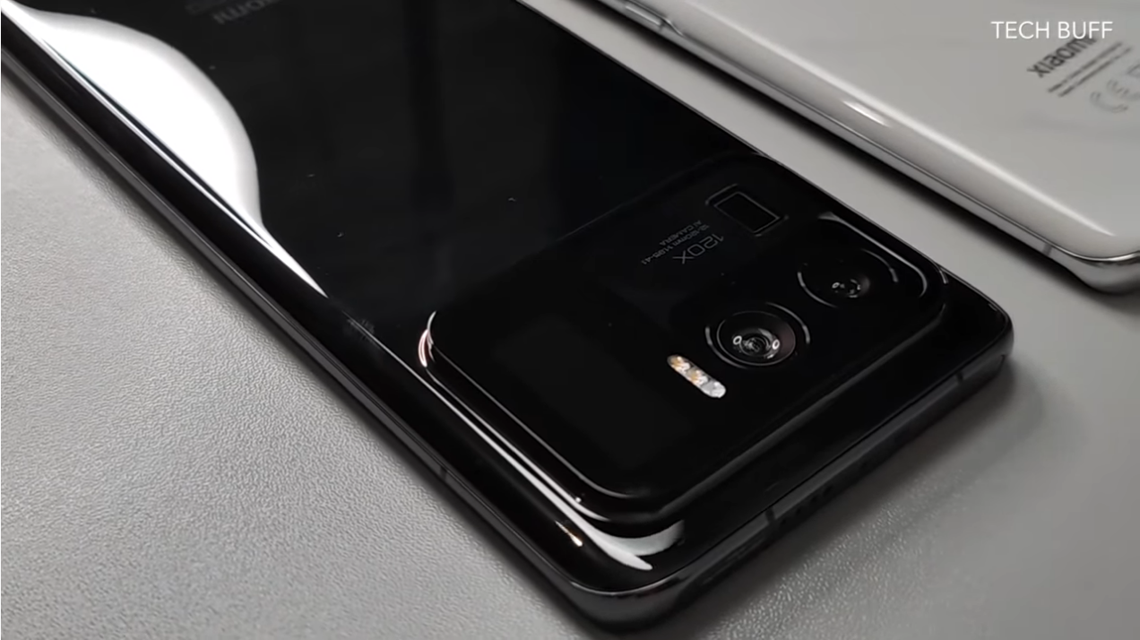 小米11ultra真机曝光,双屏加120倍数字变焦