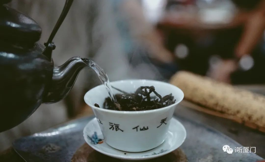 8克岩茶 120毫升盖碗是岩茶中的常规搭配.干
