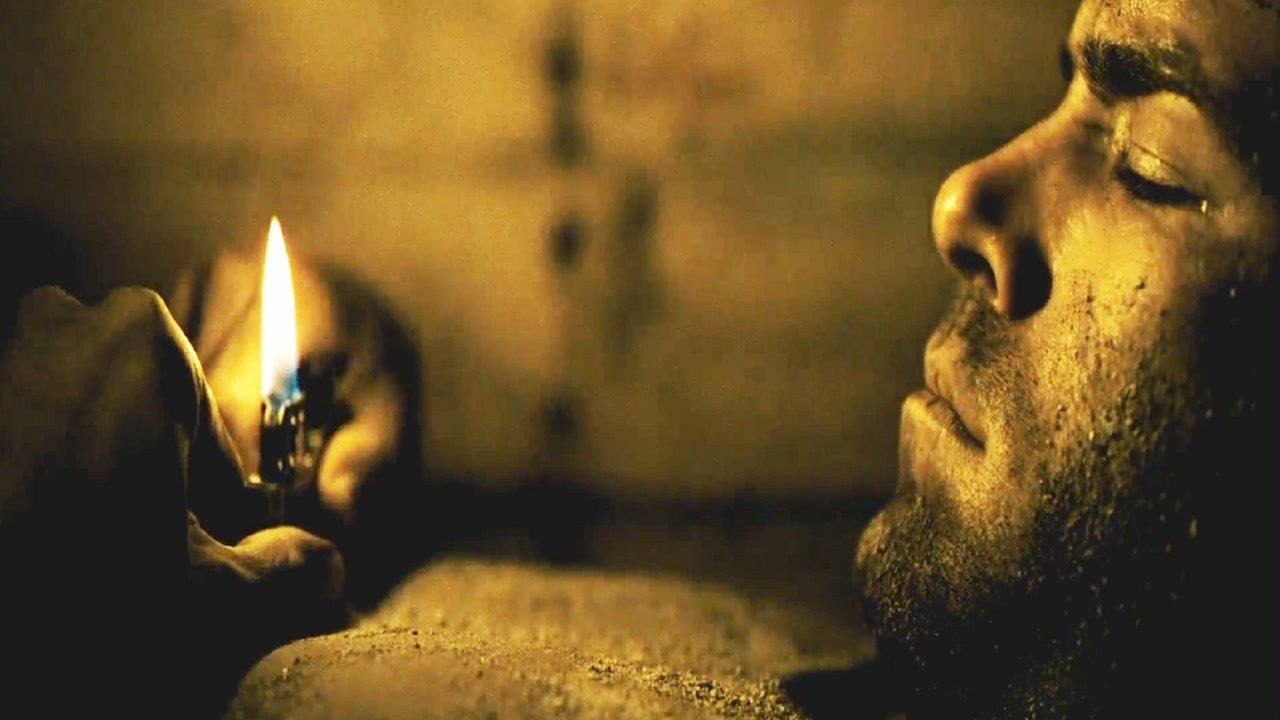 梦见活着的父母死了在棺材里又活过来了，梦境背后的深层含义与心理解析