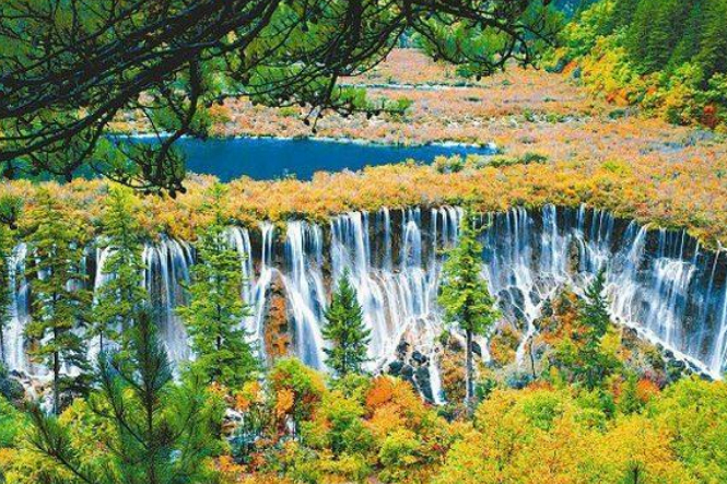 九寨沟火花海景区国庆前开放,被地震毁坏的美景回来了