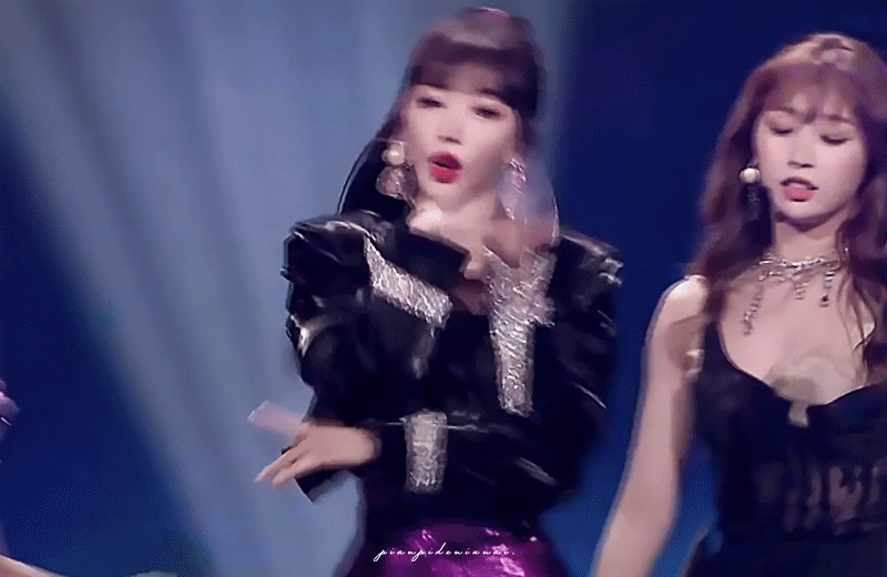 孔雪儿多次翻跳舞蹈:这个开局就输了的女孩,终于有被看到了