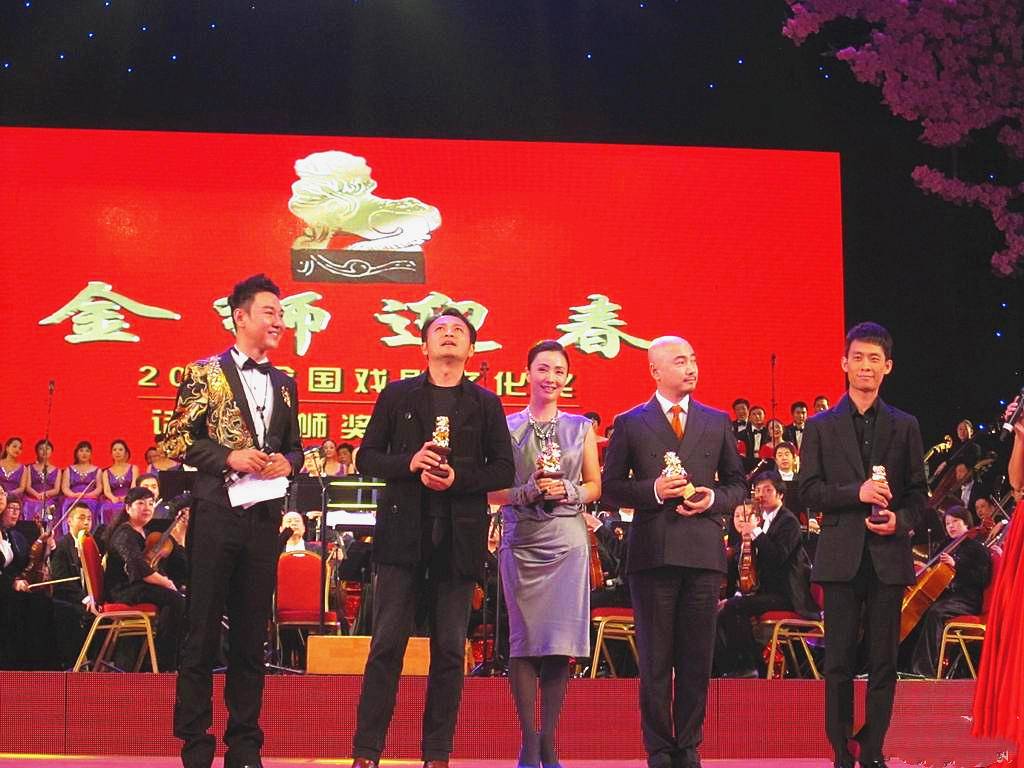 张艺谋新戏定档 男主又是张译 这位 百亿影帝 究竟有何魅力 天天要闻