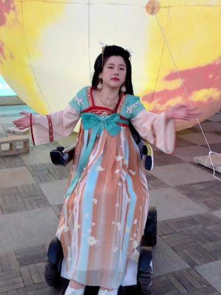 中秋汉服全套穿搭图片，中秋汉服全套穿搭图片大全