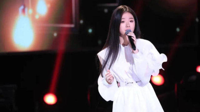 中秋夜 单依纯太厉害了 凭此歌荣登央视一曲封神,创收视率新高