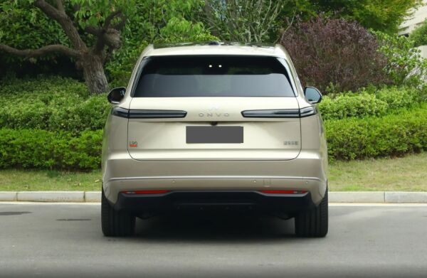 乐道L90 三排六座SUV 旗舰车型_乐道L90 内饰设计 豪华感_乐道l90