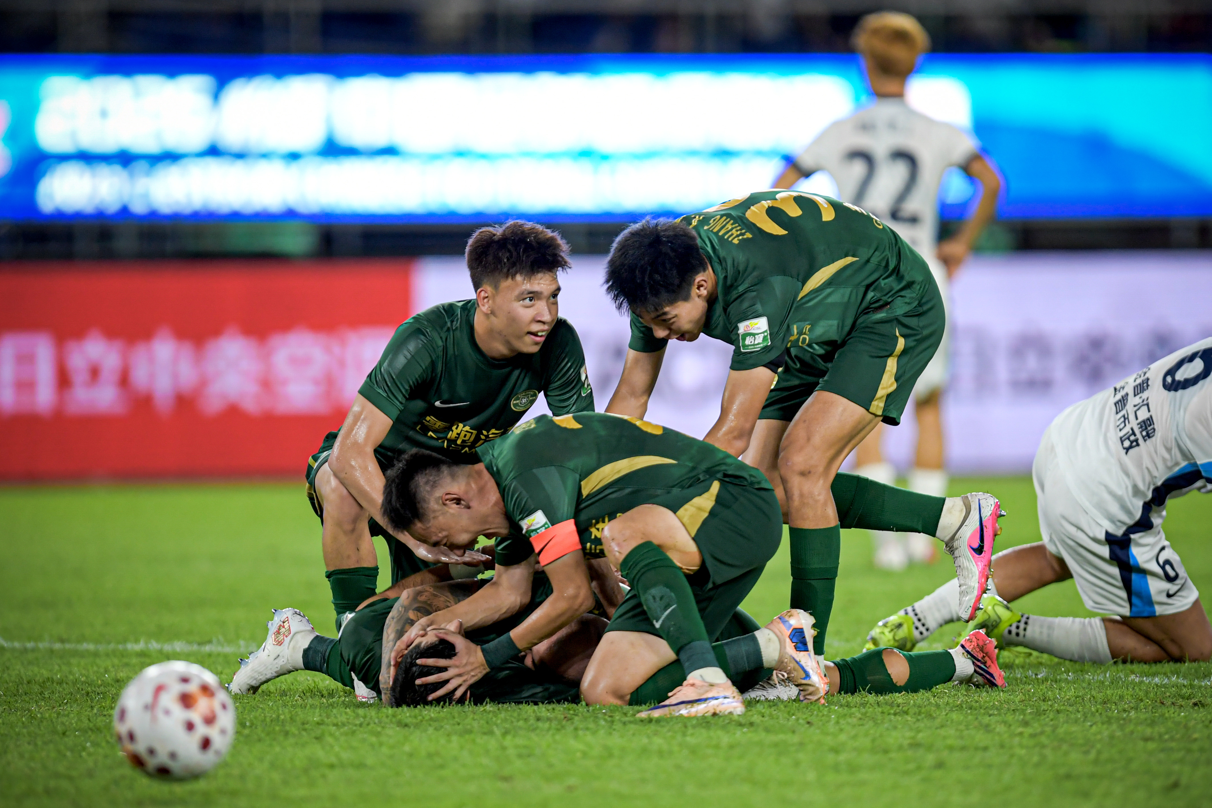 浙江绿城王钰栋中超破门场景可作国足边锋参照新华社江汉摄