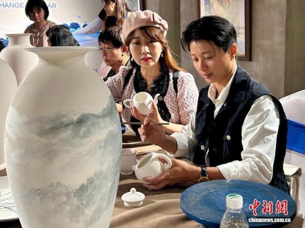 2025海峡两岸（景德镇）陶瓷文化交流活动举行 共探陶瓷文化发展