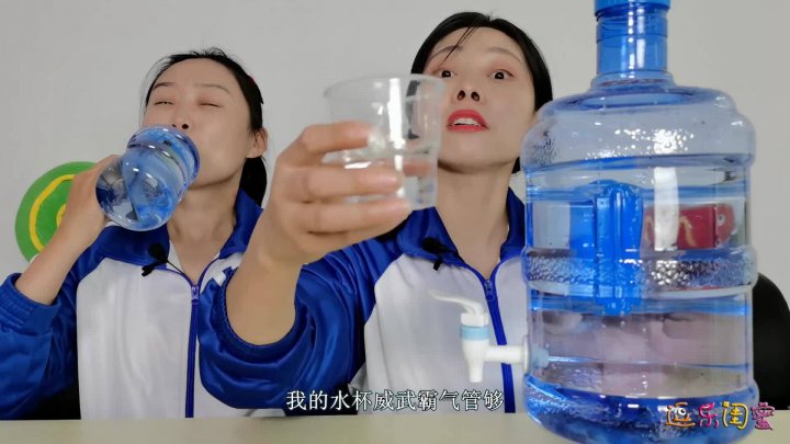 恶搞一杯二锅头视频，恶搞一杯二锅头视频大全