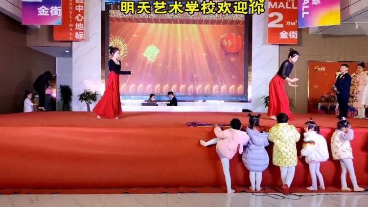 0?fmt=jpg&size=65&h=405&w=720&ppv=1