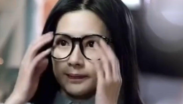 怎么把眼镜摘掉，怎么把眼镜摘掉视频