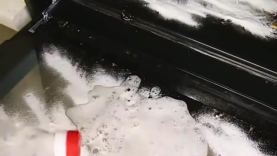 微波炉盖有油污怎么处理