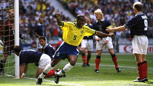 巴西5-2横扫哥斯达黎加，罗纳尔多双响桑巴军团强势晋级