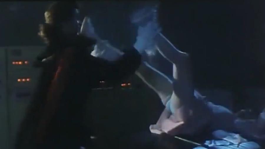 夜半惊魂，当做梦梦到被吸血鬼追时，你的潜意识在诉说怎样的生命寓言？