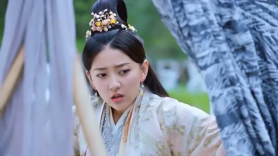 【废妃录：流玥惊华】** 修楚城的三月，本该是桃花灼灼的季节