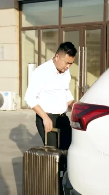 正能量父亲短剧剧本大全，正能量父亲短剧剧本大全集