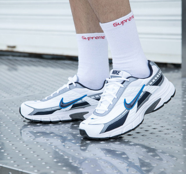 nike initiator on feet