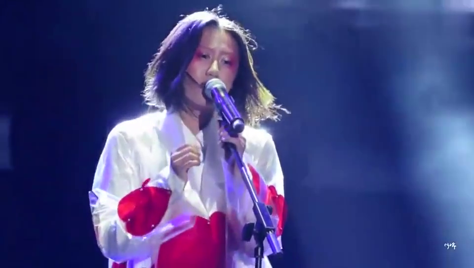 娇艳淑女热情演唱. 小半 ,给你不一样的感觉