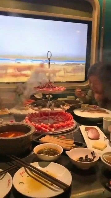 新手开火锅店避坑实操指南：选址+预算+底料进货一条龙