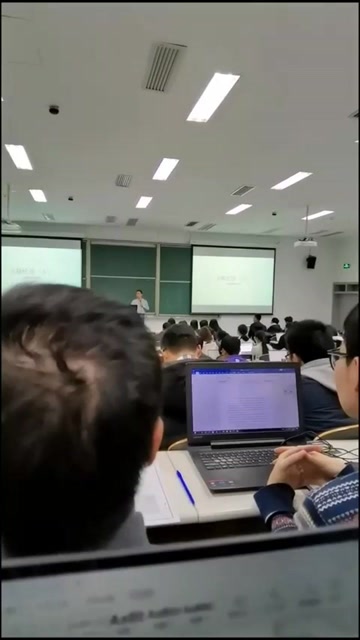 教室两分钟短剧本，教室剧本范文