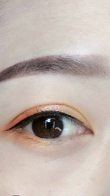 眼睛看什么颜色好，眼睛看什么颜色好？