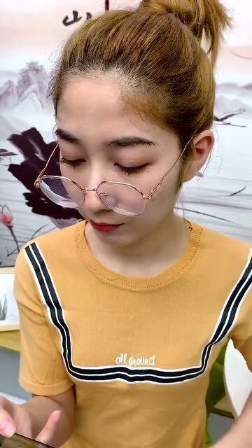 为什么眼睛老是往下滑，眼睛为什么老是跳