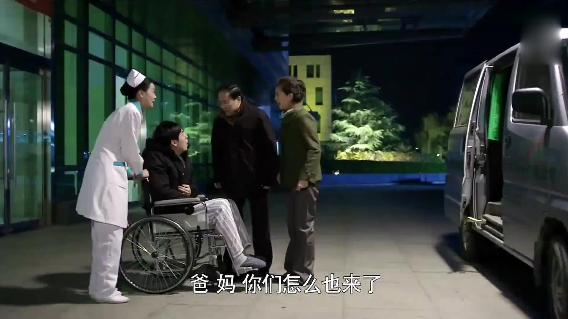 梦境解码，梦见跟前男友出去玩，车子被偷后步行回家——未了情缘与心灵归途的隐喻