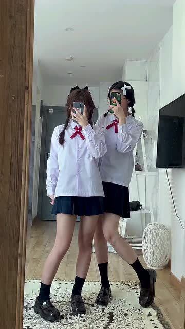 半框眼镜怎么配衣服，半框眼镜线断了怎么换