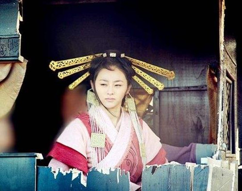 她是秦始皇最宠爱的女儿,死后2000年墓葬被发现,揭露了胡亥手段!