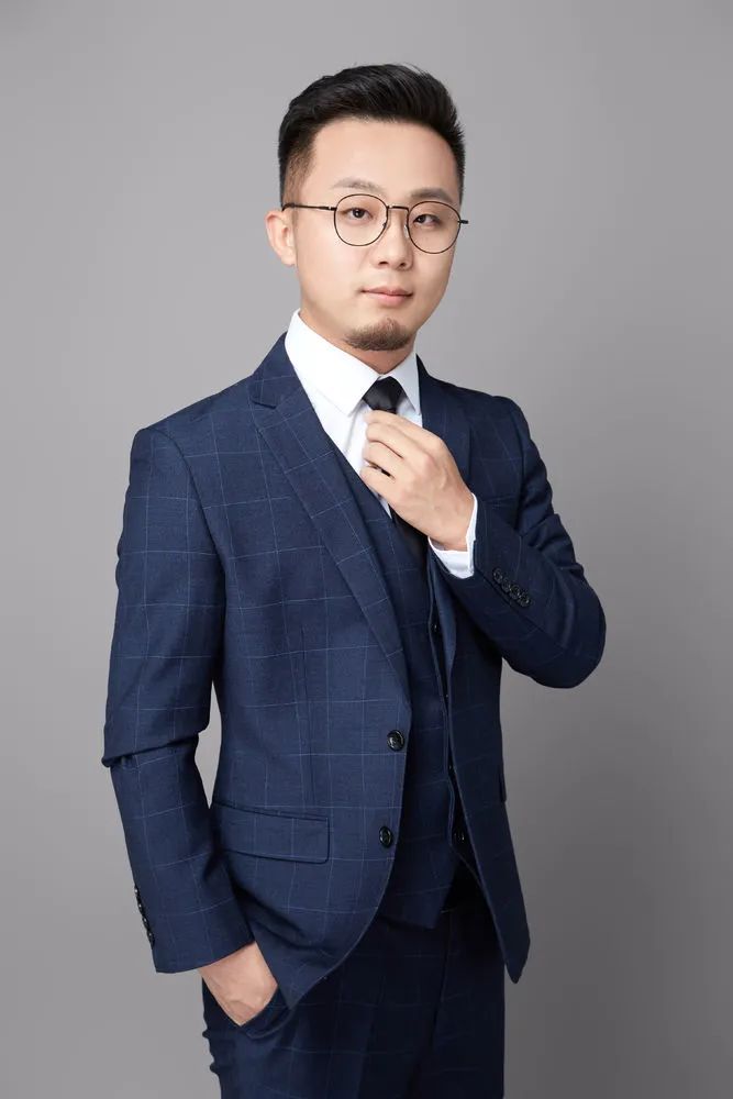 你来评价金融中介承诺贷款低利率未兑现,反而还索要高额中介费一事