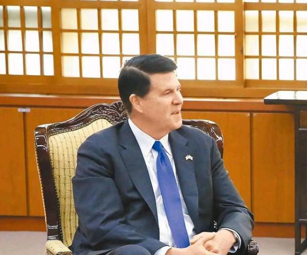 美国国务院第三把手"访台",这次打算卖什么?