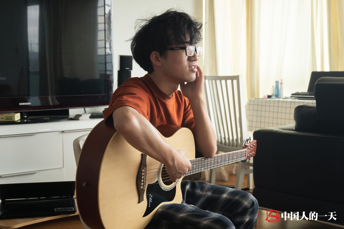 王捷,出租屋,面试,老白,应届生,董志伟,沙彬,毕业