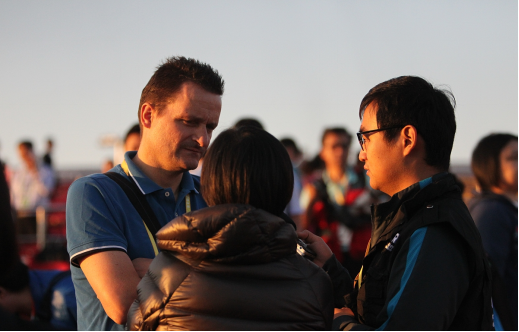 加拿大人:中国人太团结了,民众无条件支持国产科技产品