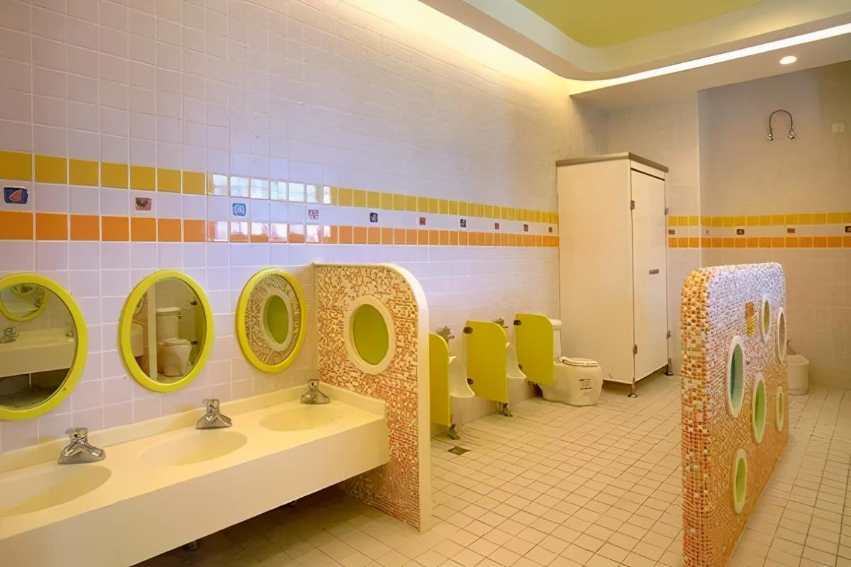 学校厕所改革,让"厕所革命"有教育意义