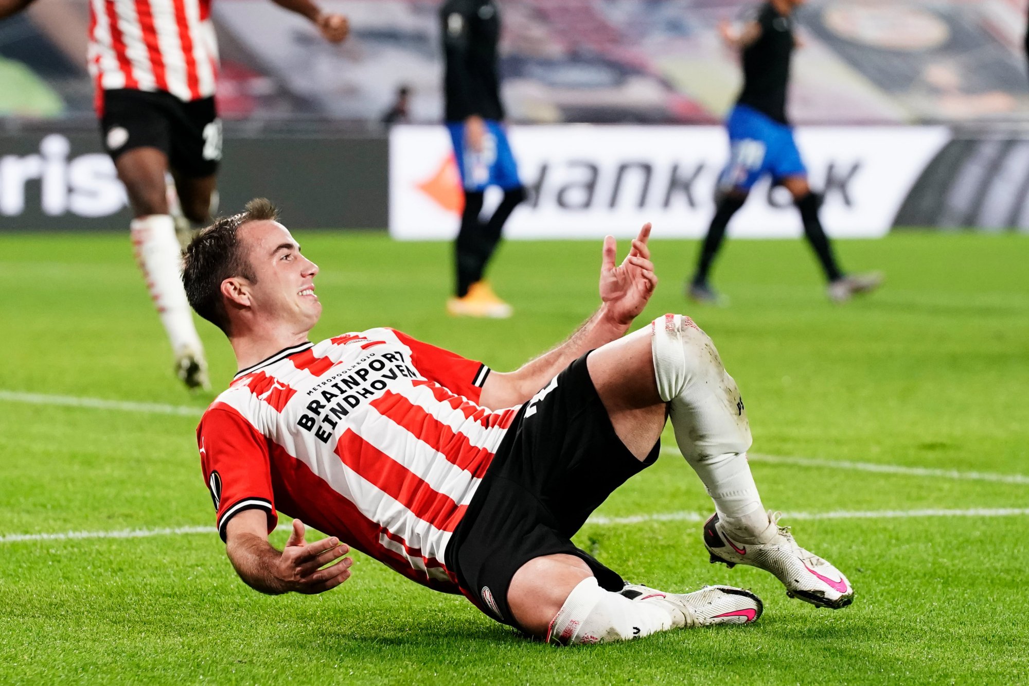 伟大的2-1!欧冠昔日霸主惨遭逆转!89年纪录诞生,中国老板赢了