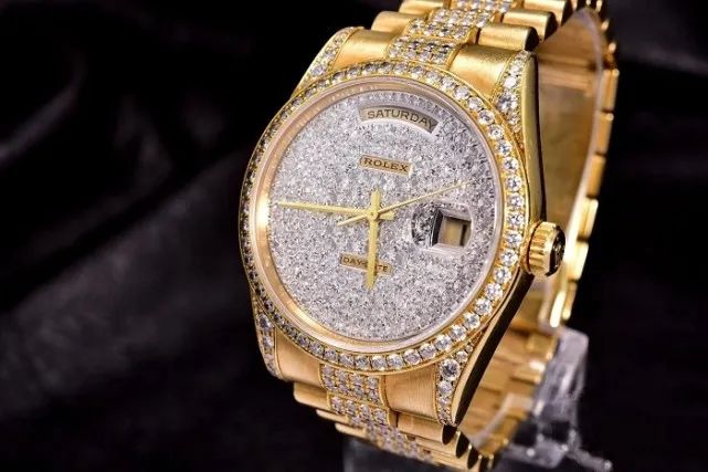 不过劳力士满天星最廉价的也要三四十万,而贵的能够到达八十多万!