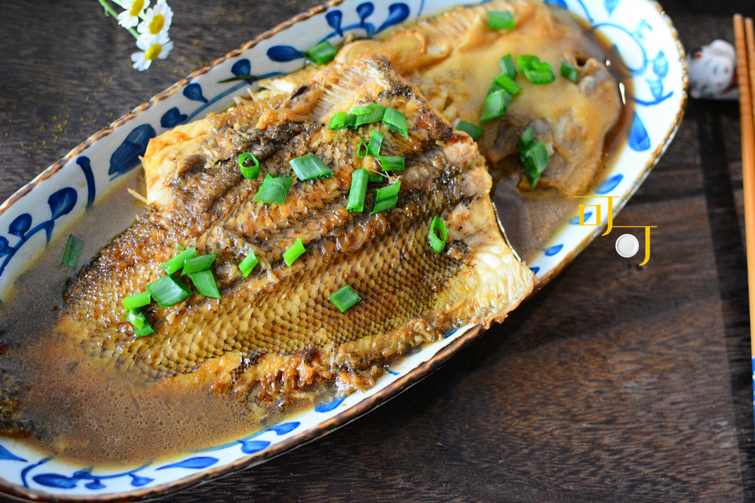 开春海鲜便宜不少,买了一条玉秃鱼,用一罐啤酒红烧,特别好吃